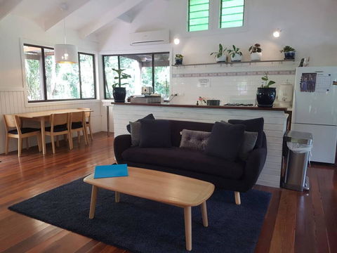 1 Bedroom Home Surrounded By Nature - Accommodation Redcliffe 1