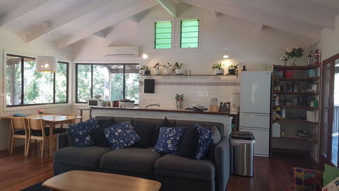 1 Bedroom Home Surrounded By Nature - Accommodation Redcliffe 2