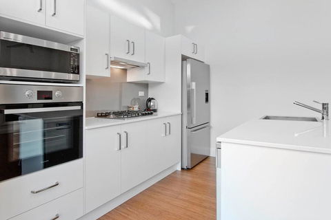 1 Bedroom Sydney Beach Studio - Accommodation Redcliffe 3
