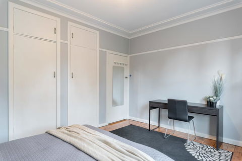 1 Private Double Room In Carramar 1 Minute Walk To Station - SHAREHOUSE - Accommodation Redcliffe 0