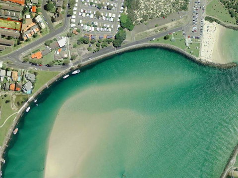 1/33 Wharf Street - Accommodation Redcliffe 1