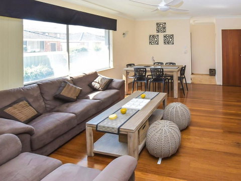 1/33 Wharf Street - Accommodation Redcliffe 0
