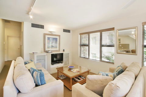 10 Alderly - Accommodation Redcliffe 3