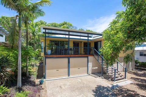 10 Naiad Court -Beach Retreat In The Bush - Accommodation Redcliffe 1