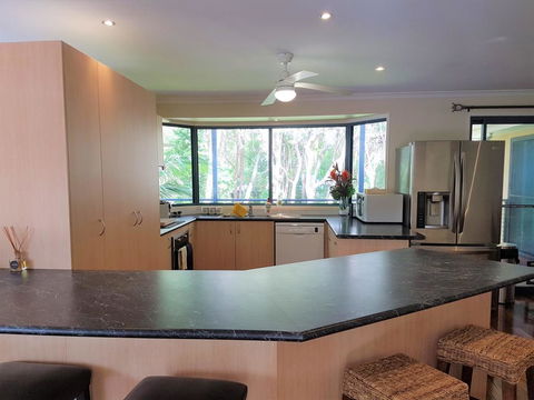 10 Naiad Court -Beach Retreat In The Bush - Accommodation Redcliffe 2