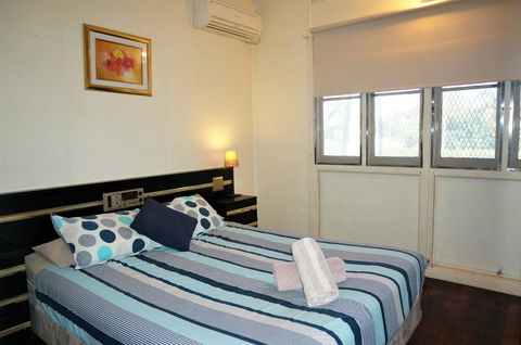 10 Tautog Street House And Unit - Separate Self-contained Unit - Accommodation Redcliffe 3
