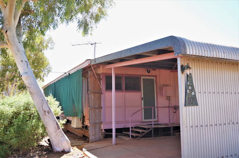 10 Tautog Street House And Unit - Separate Self-contained Unit - Accommodation Redcliffe 1