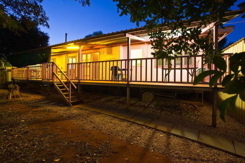 10 Tautog Street House And Unit - Separate Self-contained Unit - Accommodation Redcliffe 0
