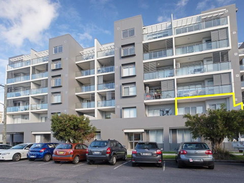 104 'The Shoal' 6-8 Bullecourt Street - Linen Included & Under 200m To Beach - Accommodation Redcliffe 0