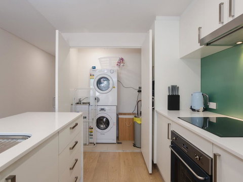 104 'The Shoal' 6-8 Bullecourt Street - Linen Included & Under 200m To Beach - Accommodation Redcliffe 2