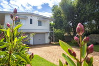 11 Riley St - Stylishly Modern