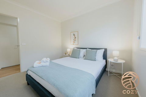 118 Refreshing 3BR Werribee Family House - Accommodation Redcliffe 2