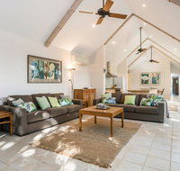 12 Childe Street Byron Bay - Absolute Belongil Summerhouse - Accommodation Redcliffe