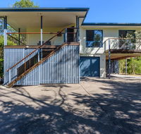 12 Ibis Court - Highset beach house with natural bushland gardens and covered decks - Accommodation Redcliffe