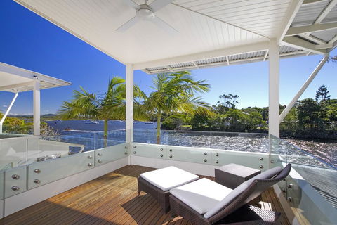 12 Noosa Parade - Accommodation Redcliffe 1