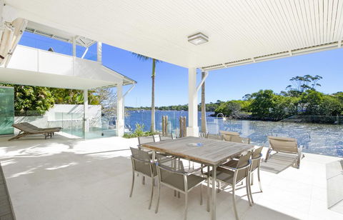 12 Noosa Parade - Accommodation Redcliffe 2