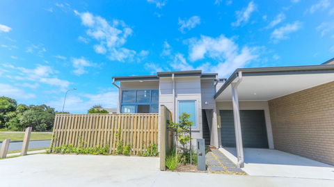 12 Sunfish Lane Beachshack - Accommodation Redcliffe 2