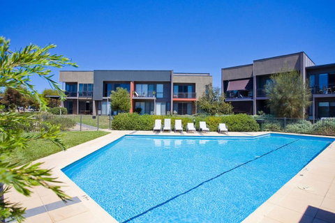 13 Shore Place - Accommodation Redcliffe 1