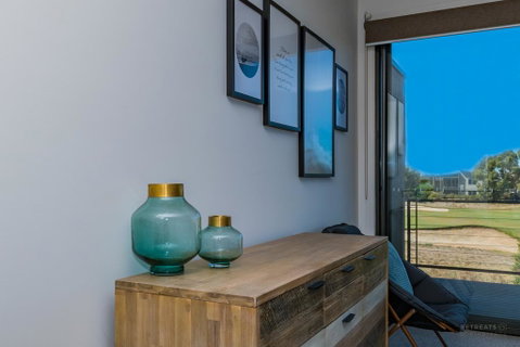 13 Shore Place - Accommodation Redcliffe 3