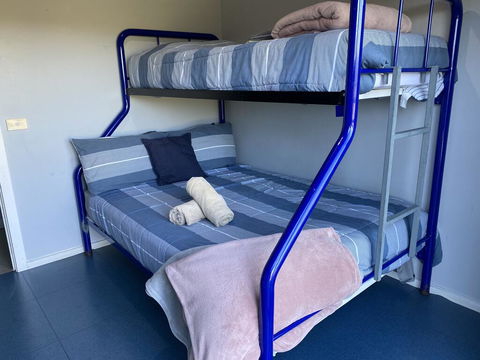 13th Apostle Backpackers - Accommodation Redcliffe 1