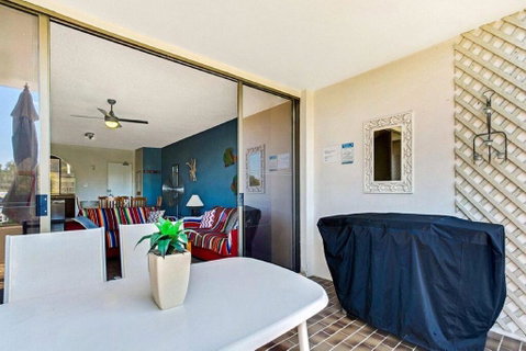 14 'THE DUNES', 38 MARINE DR - LARGE UNIT WITH POOL, TENNIS COURT AND DIRECTLY ACROSS FROM FINGAL - Accommodation Redcliffe 1