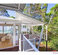 14 Little Cove Road - Accommodation Redcliffe