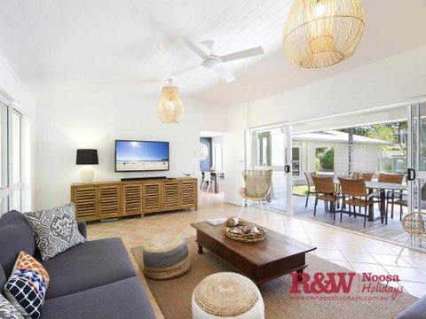 14 Witta Circle - Accommodation Redcliffe 1