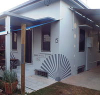 15 Robert Johnstone Parade - Accommodation Redcliffe