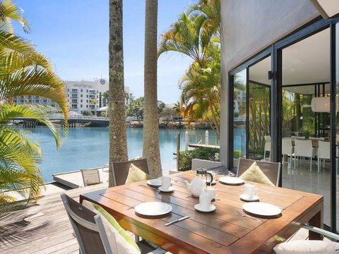 15 Witta Circle - Accommodation Redcliffe 2