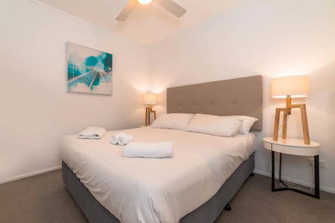 2 Bedroom Apartment Seconds From Valley - Accommodation Redcliffe 3