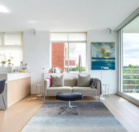 2 Bedroom Apartment with Bay View - Accommodation Redcliffe