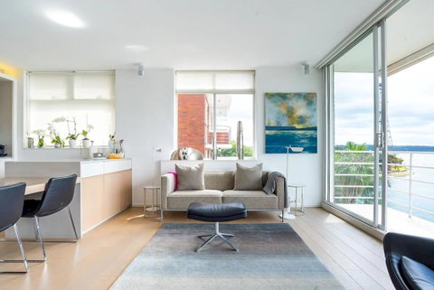 2 Bedroom Apartment With Bay View - Accommodation Redcliffe 0