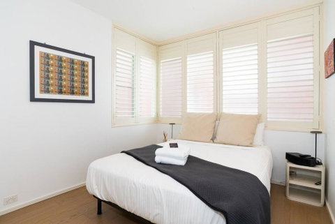 2 Bedroom Apartment With Bay View - Accommodation Redcliffe 3
