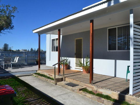 2 Rockpool Road - Accommodation Redcliffe 1