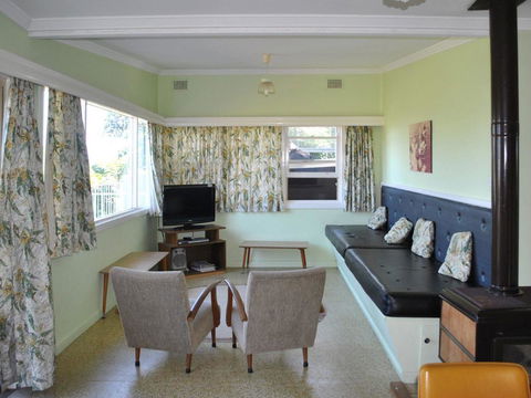 2 Rockpool Road - Accommodation Redcliffe 2