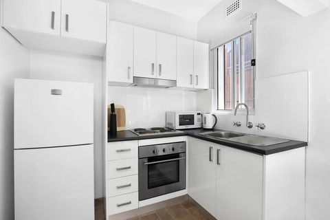 2 South Pacific - Accommodation Redcliffe 3