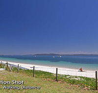 2/11a Christmas Bush Avenue - fantastic townhouse close to Dutchies Beach - Accommodation Redcliffe