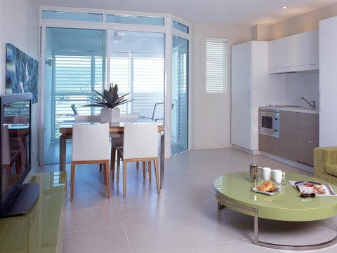 201 Lake Street - Accommodation Redcliffe 3