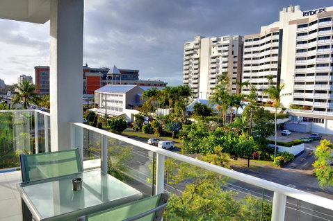 201 Lake Street - Accommodation Redcliffe 2