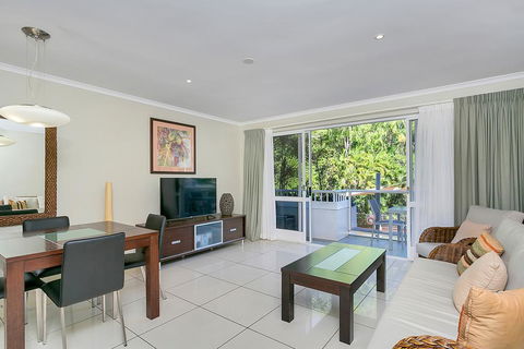 214 Spindle Cowrie Apartment - Accommodation Redcliffe 1