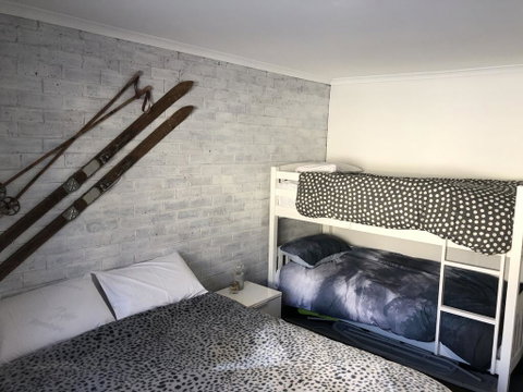 24 Hotham 1 Bed Apartment - Accommodation Redcliffe 1