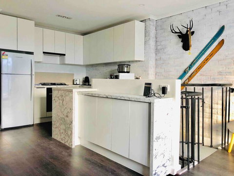 24 Lawlers 3 Bedroom - Accommodation Redcliffe 1