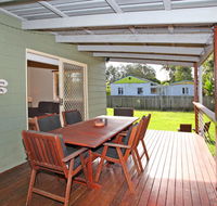 24 Sundew Street Mudjimba - 500 Bond - Pet Friendly Linen Supplied WIFI Air Cond. - Accommodation Redcliffe