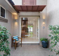 25 Christmas Bush Avenue - aircon pet friendly small boat parking  WIFI - Accommodation Redcliffe