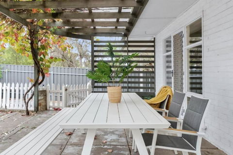 Bellevue Heights HolidayHome - Flinders Uni & Med - Accommodation Redcliffe 3