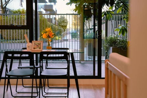 Botanica - Simply Perfect Balwyn 1BR Home Base - Accommodation Redcliffe 0