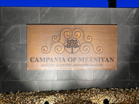 Campania Spa Suite 1 - Accommodation Redcliffe 0