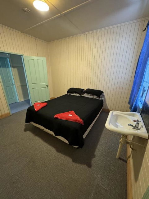 Carmila Hotel - Accommodation Redcliffe 1