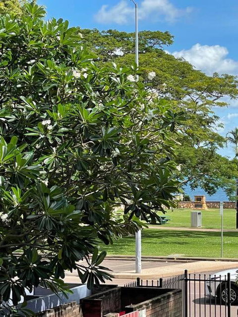 CBD Esplanade Location - Quiet & Comfortable - Accommodation Redcliffe 4