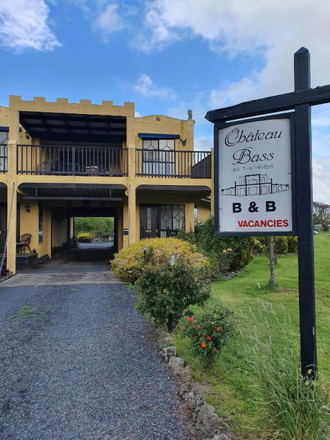 Chateau Bass - Accommodation Redcliffe 3